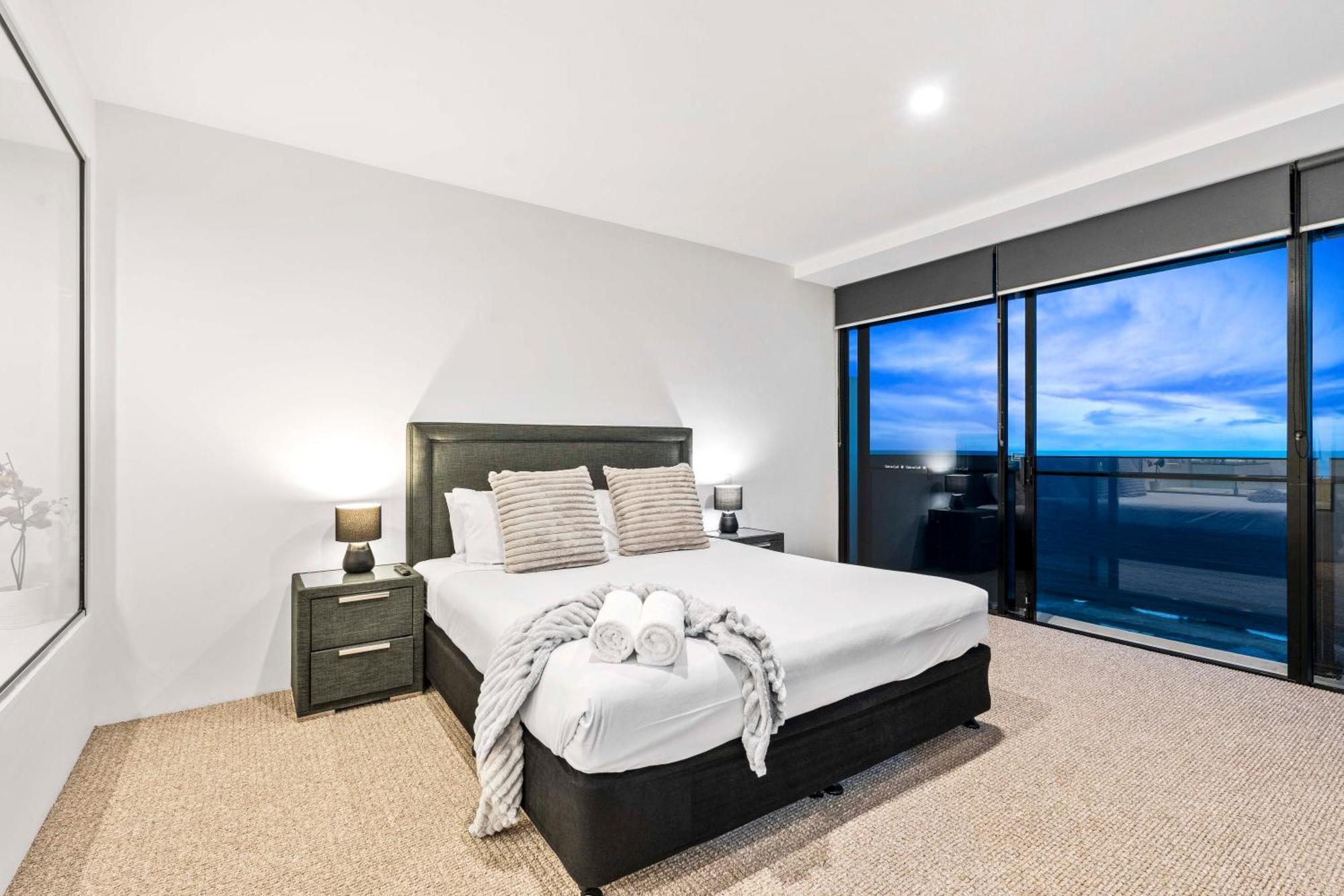 Ocean View Apartments With Balcony - Circle On Cavill - Central Location! - Self Contained & Privately Managed Gold Coast Esterno foto