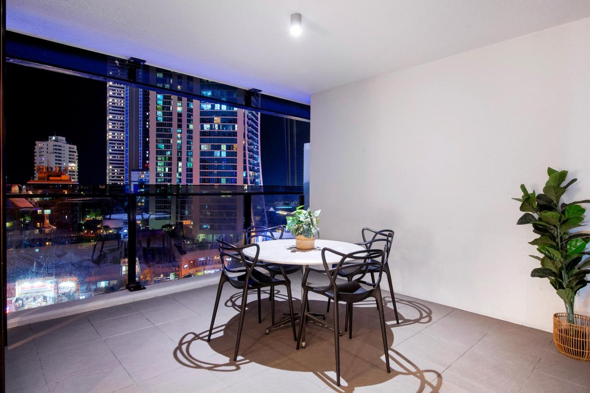 Ocean View Apartments With Balcony - Circle On Cavill - Central Location! - Self Contained & Privately Managed Gold Coast Esterno foto