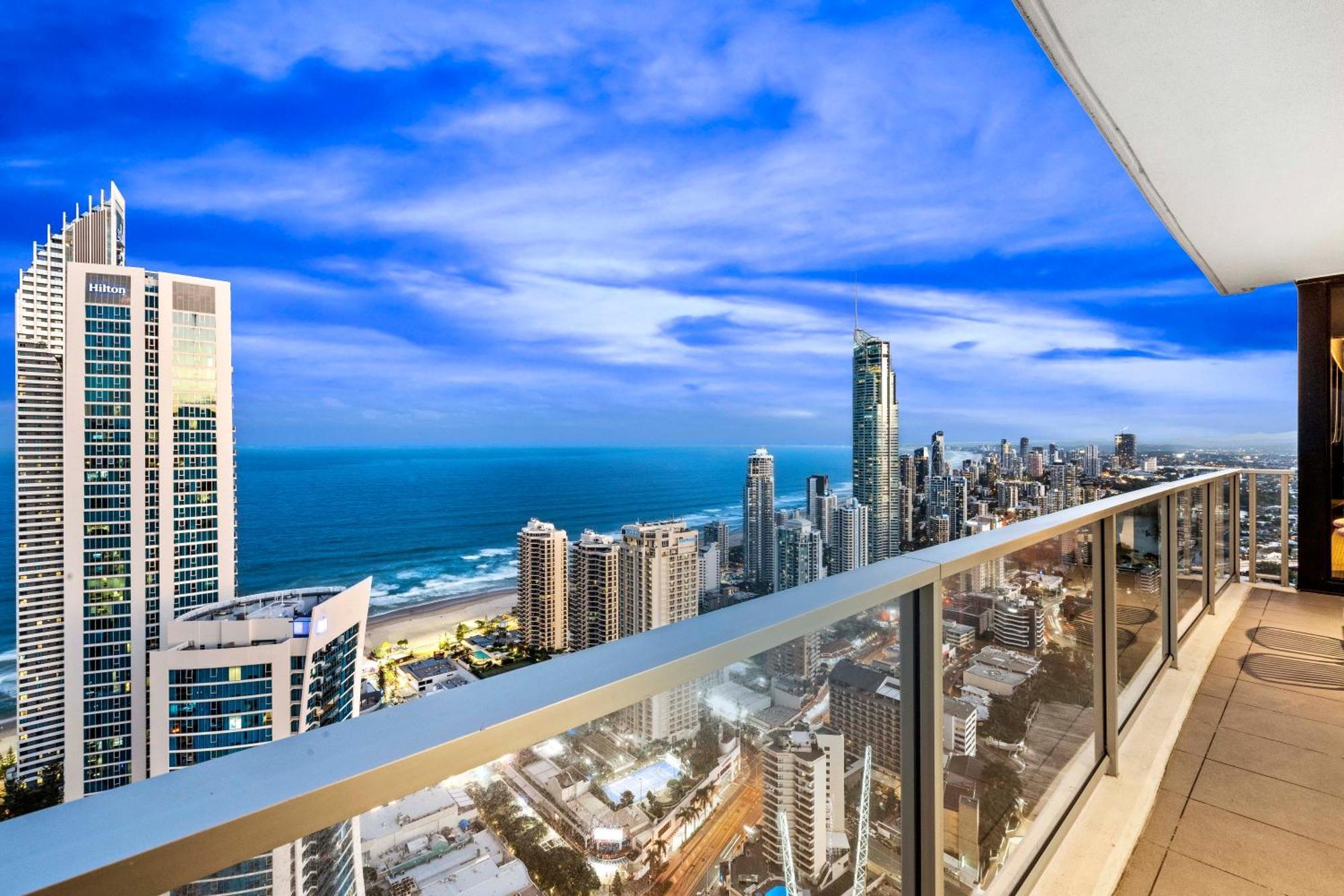 Ocean View Apartments With Balcony - Circle On Cavill - Central Location! - Self Contained & Privately Managed Gold Coast Esterno foto