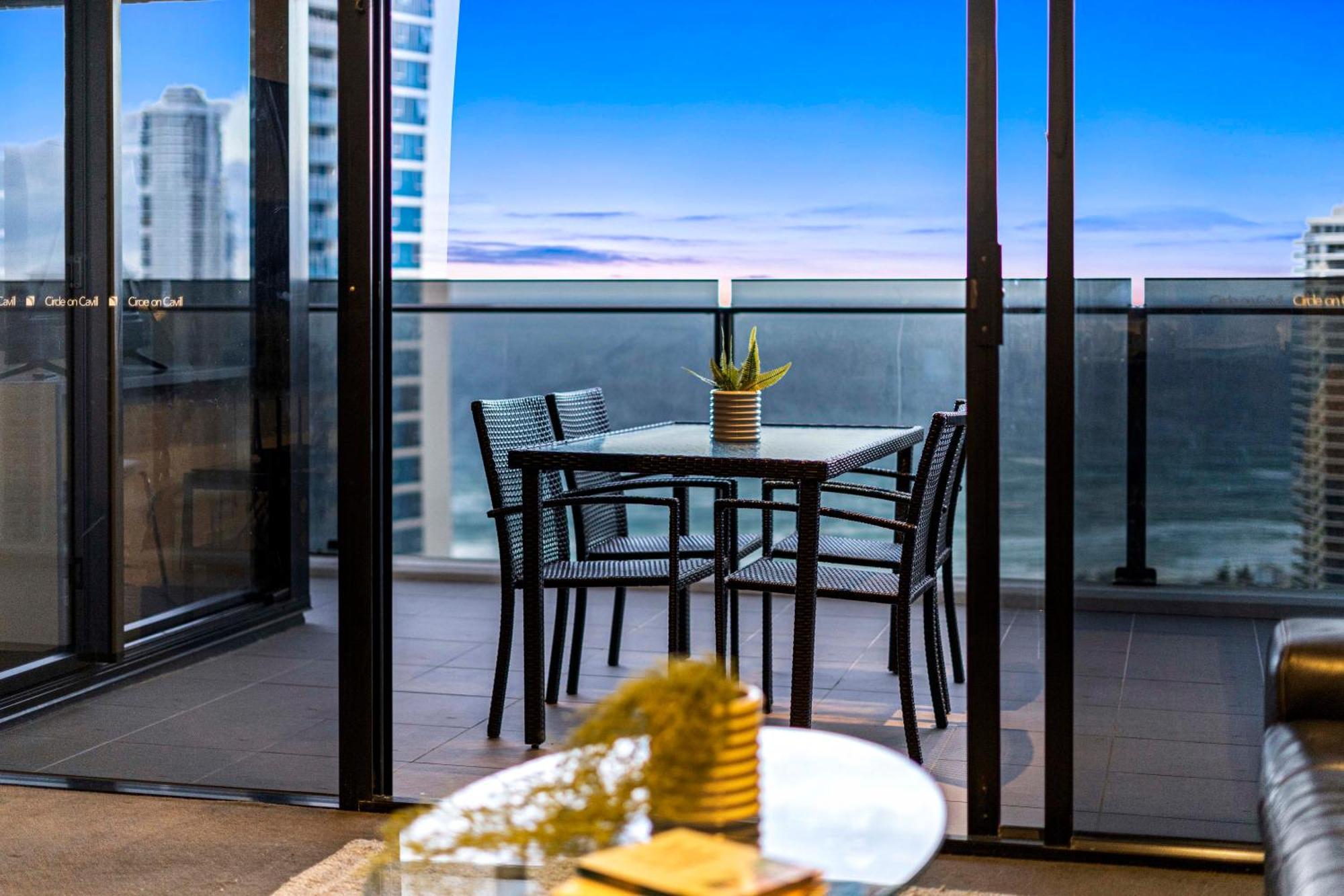 Ocean View Apartments With Balcony - Circle On Cavill - Central Location! - Self Contained & Privately Managed Gold Coast Esterno foto