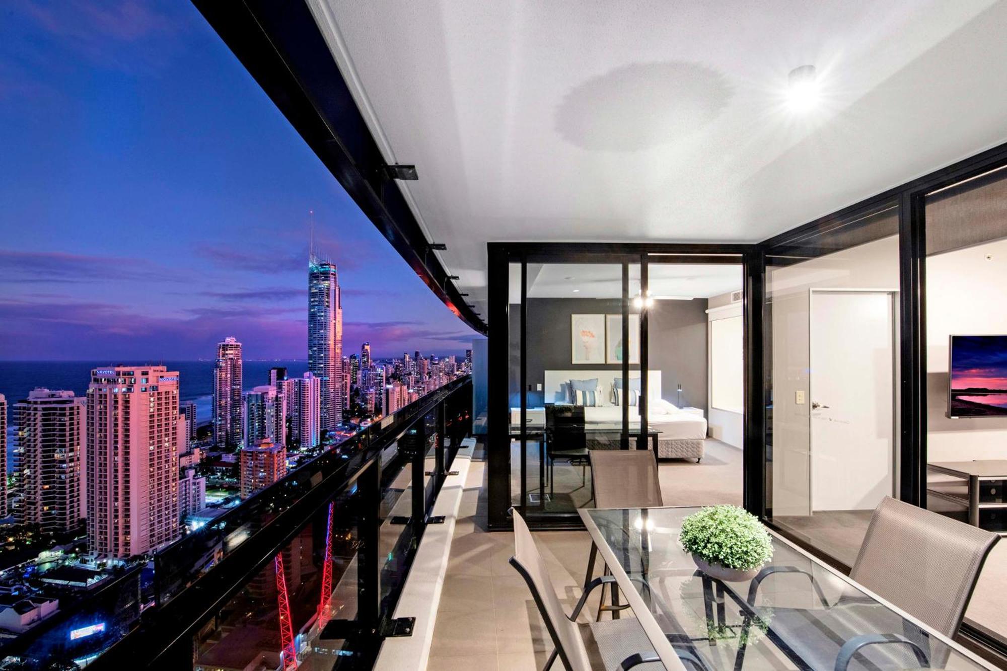 Ocean View Apartments With Balcony - Circle On Cavill - Central Location! - Self Contained & Privately Managed Gold Coast Esterno foto