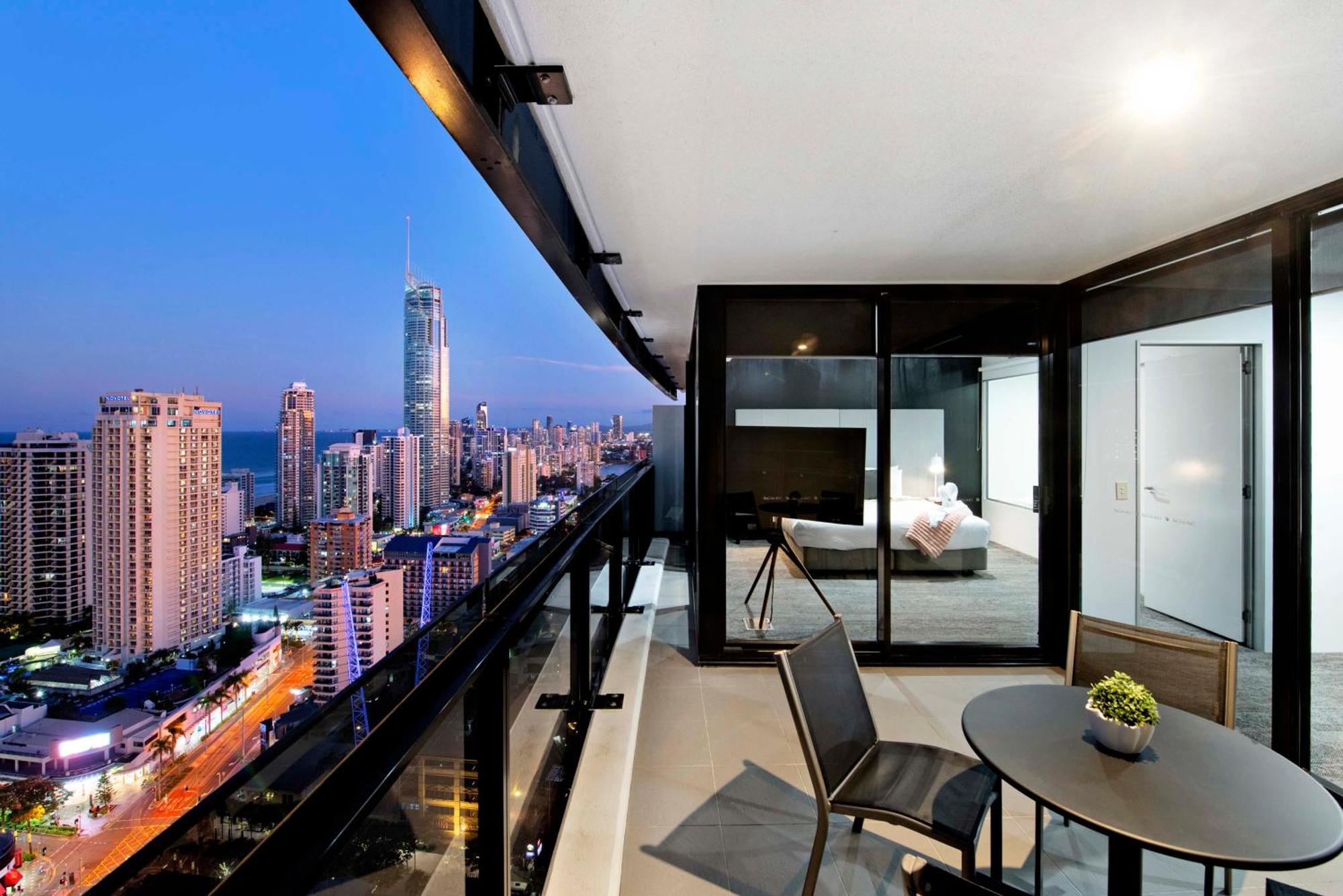 Ocean View Apartments With Balcony - Circle On Cavill - Central Location! - Self Contained & Privately Managed Gold Coast Esterno foto