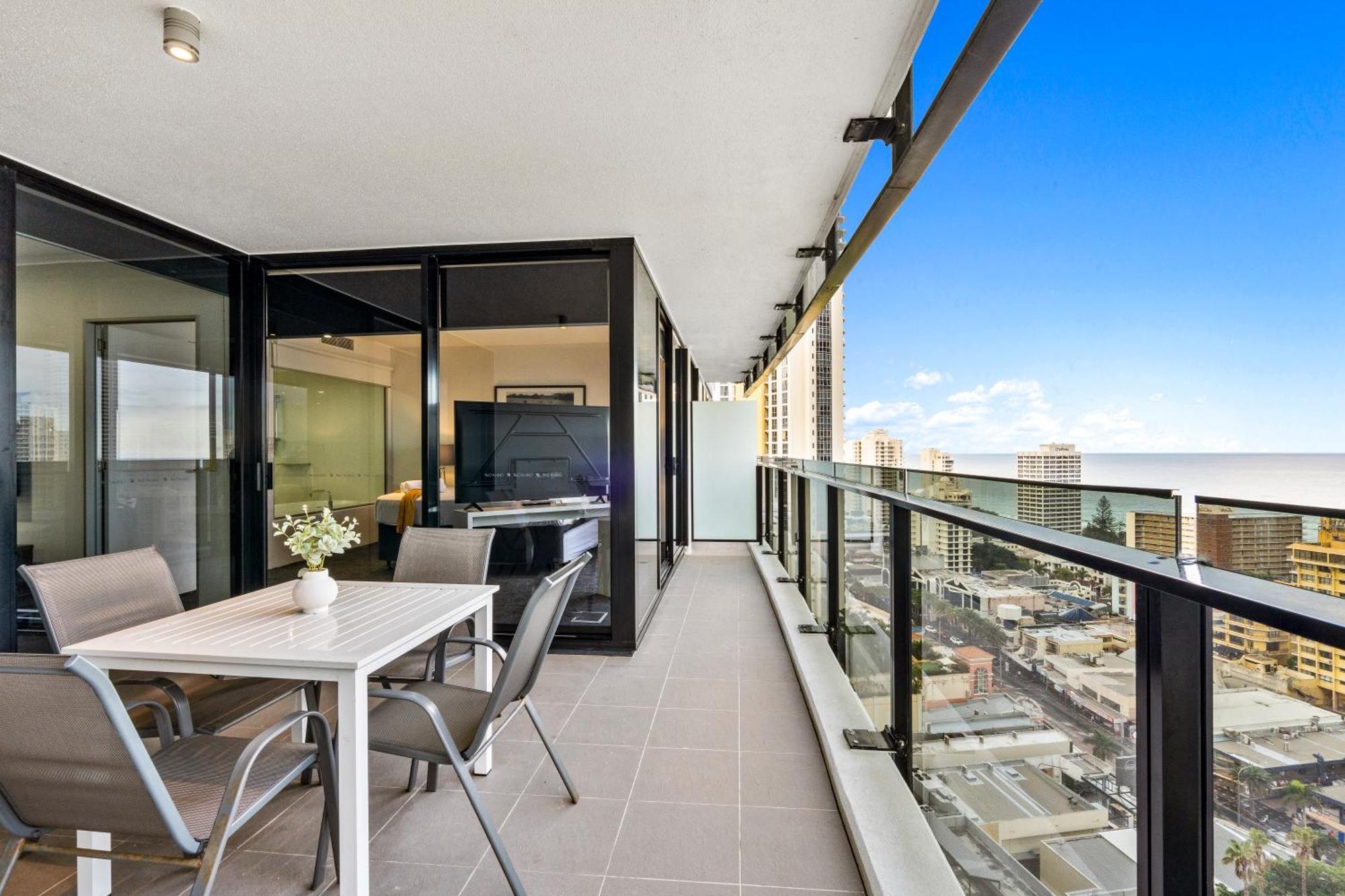 Ocean View Apartments With Balcony - Circle On Cavill - Central Location! - Self Contained & Privately Managed Gold Coast Esterno foto